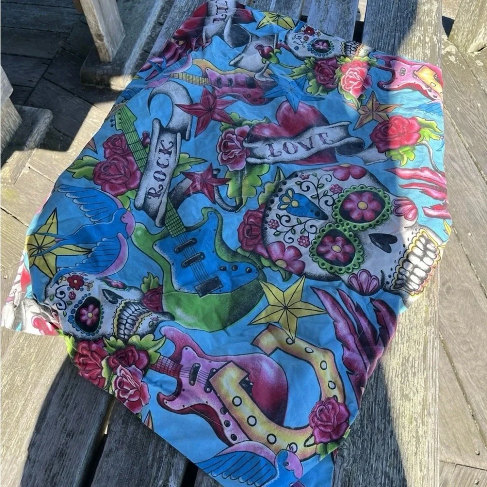 ED HARDY COMFORTER WITH SKULLS PLUS PILLOW CASE Rock and Roll